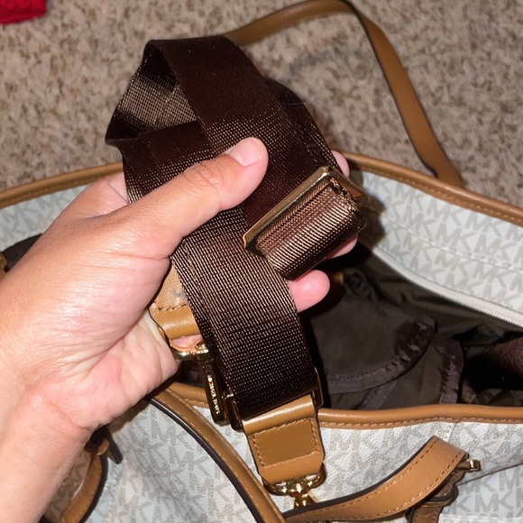 Baby bag used a few times great condition basically new - Picture 9 of 13